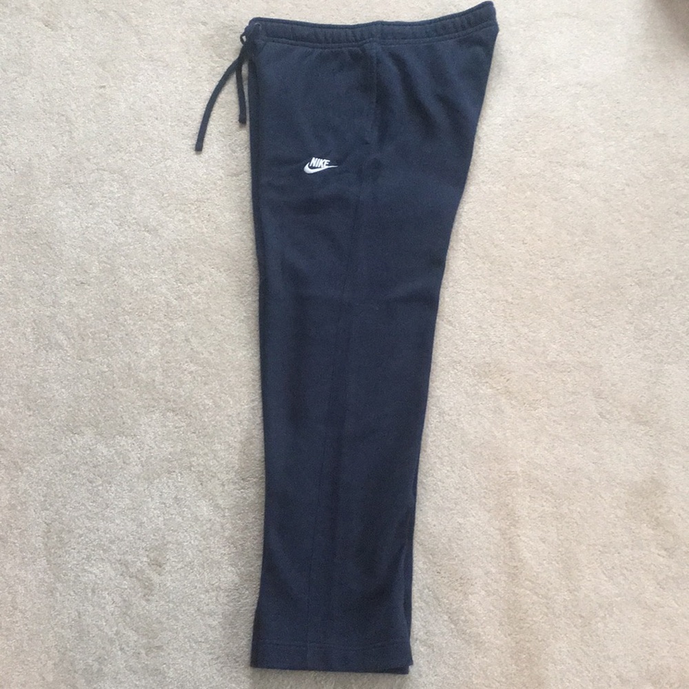 Men’s Medium Nike sweat pants w/ side pocket